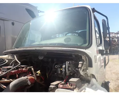 FREIGHTLINER M2-106 Cab