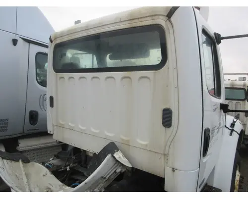 FREIGHTLINER M2-106 Cab