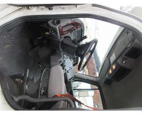 FREIGHTLINER M2-106 Cab