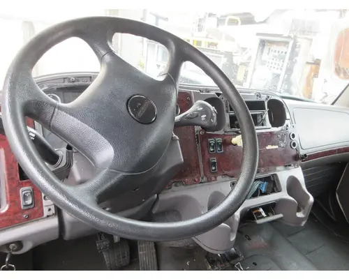 FREIGHTLINER M2-106 Cab
