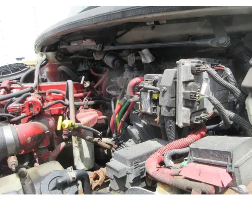 FREIGHTLINER M2-106 Cab