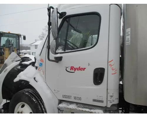 FREIGHTLINER M2 106 Cab