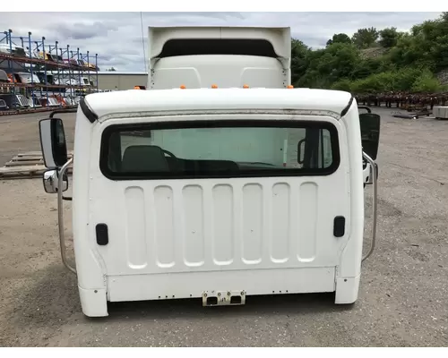 FREIGHTLINER M2-106 Cab