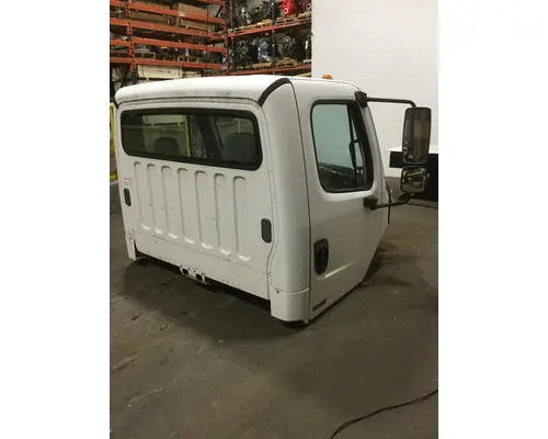 FREIGHTLINER M2-106 Cab