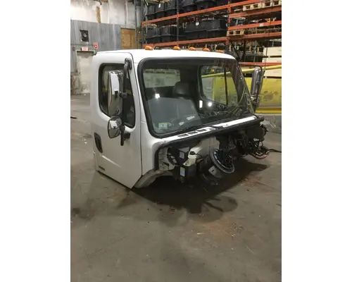 FREIGHTLINER M2-106 Cab