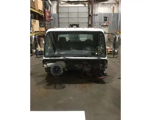 FREIGHTLINER M2-106 Cab