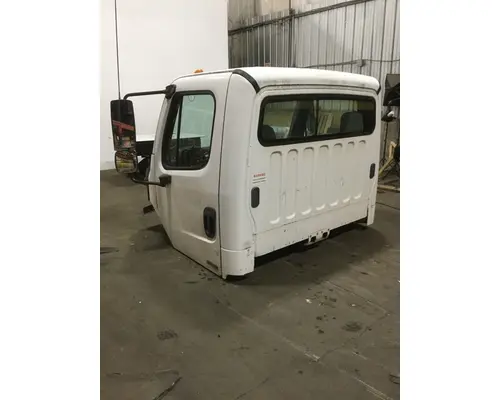 FREIGHTLINER M2-106 Cab