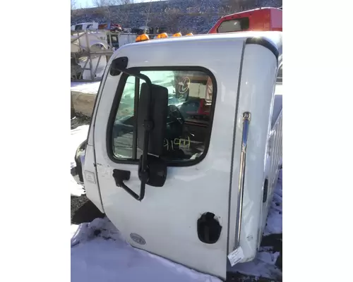 FREIGHTLINER M2-106 Cab