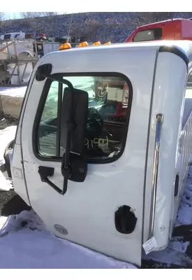 FREIGHTLINER M2-106 Cab