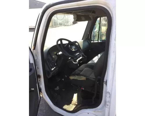 FREIGHTLINER M2-106 Cab