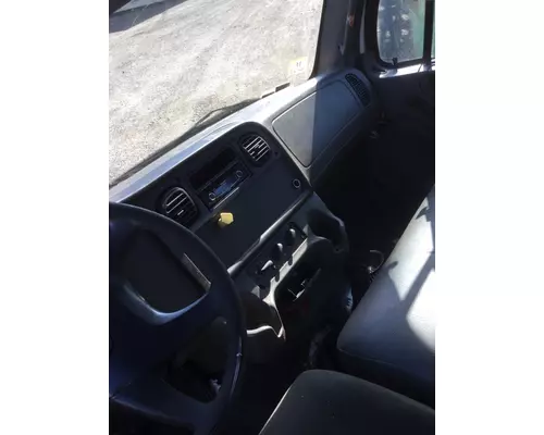 FREIGHTLINER M2-106 Cab