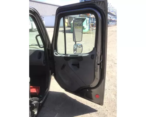 FREIGHTLINER M2-106 Cab