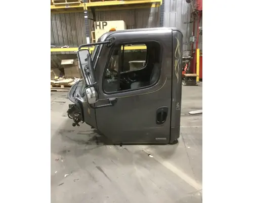 FREIGHTLINER M2-106 Cab