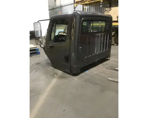 FREIGHTLINER M2-106 Cab