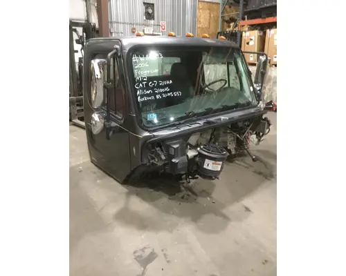 FREIGHTLINER M2-106 Cab