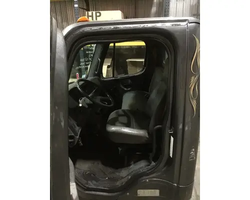 FREIGHTLINER M2-106 Cab