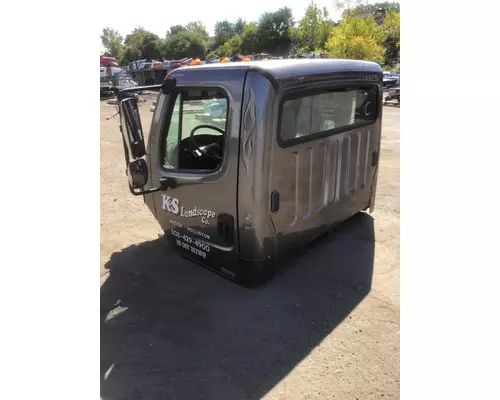 FREIGHTLINER M2-106 Cab