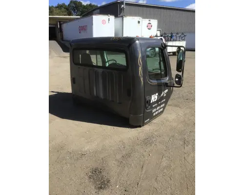 FREIGHTLINER M2-106 Cab
