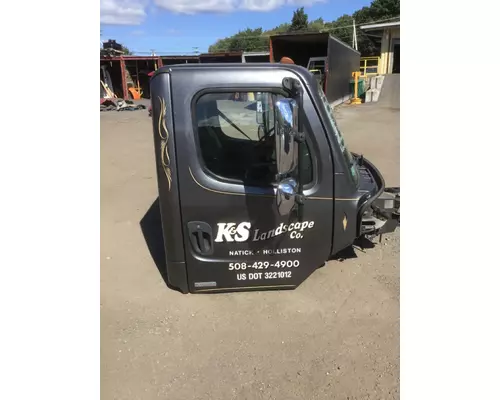 FREIGHTLINER M2-106 Cab