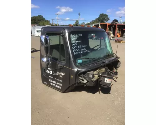 FREIGHTLINER M2-106 Cab