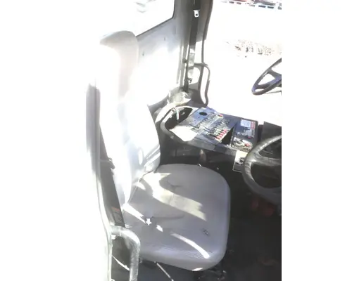 FREIGHTLINER M2-106 Cab