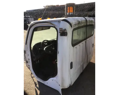 FREIGHTLINER M2-106 Cab