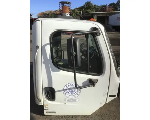 FREIGHTLINER M2-106 Cab