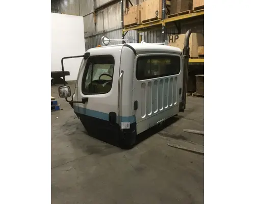 FREIGHTLINER M2-106 Cab