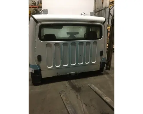 FREIGHTLINER M2-106 Cab