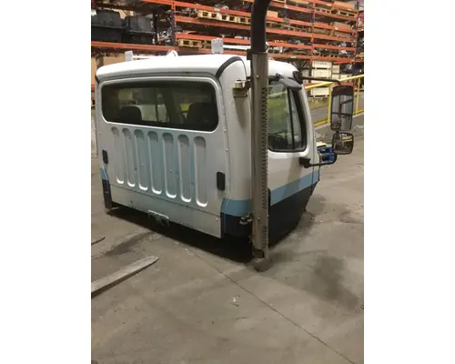 FREIGHTLINER M2-106 Cab