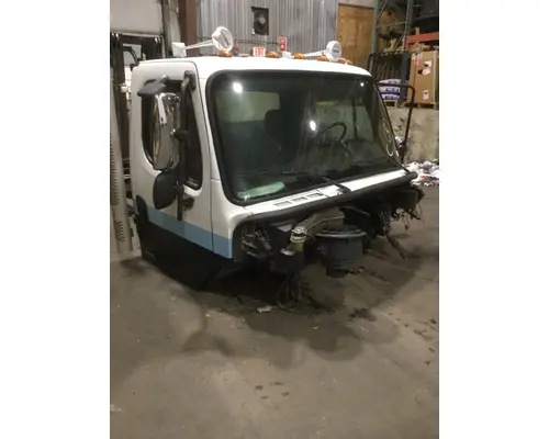 FREIGHTLINER M2-106 Cab