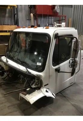 FREIGHTLINER M2-106 Cab