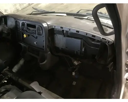 FREIGHTLINER M2-106 Cab