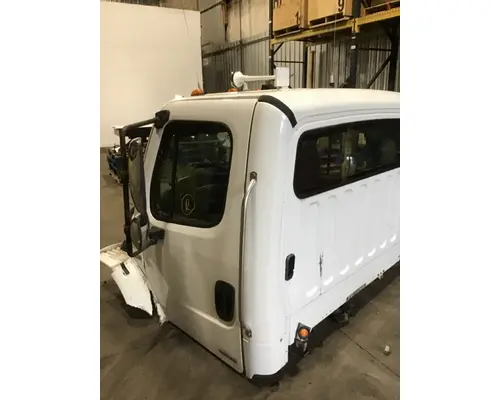 FREIGHTLINER M2-106 Cab