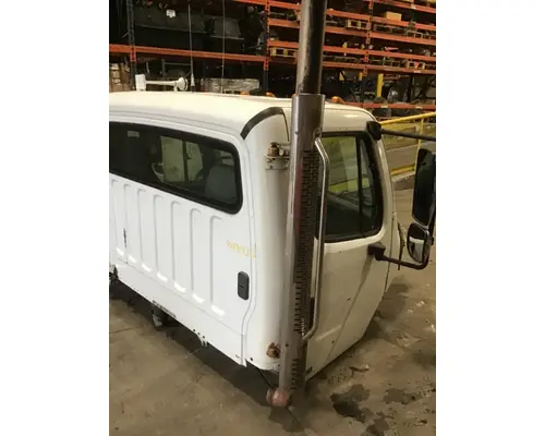 FREIGHTLINER M2-106 Cab