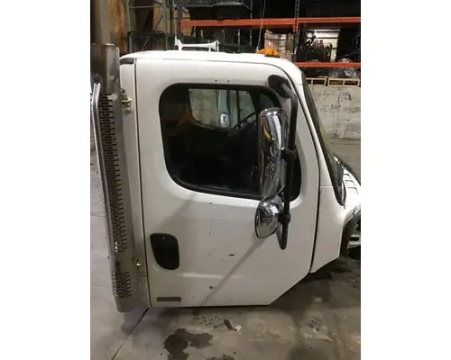 FREIGHTLINER M2-106 Cab