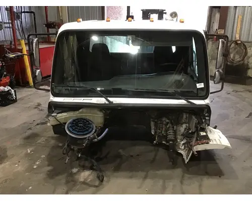 FREIGHTLINER M2-106 Cab