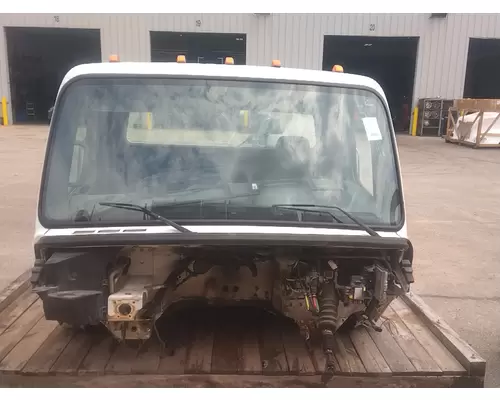 FREIGHTLINER M2-106 Cab