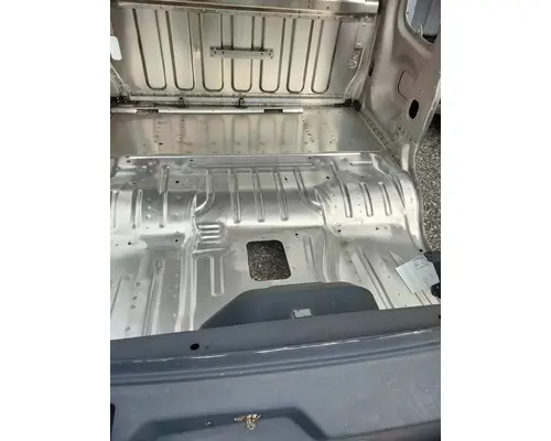 FREIGHTLINER M2-106 Cab