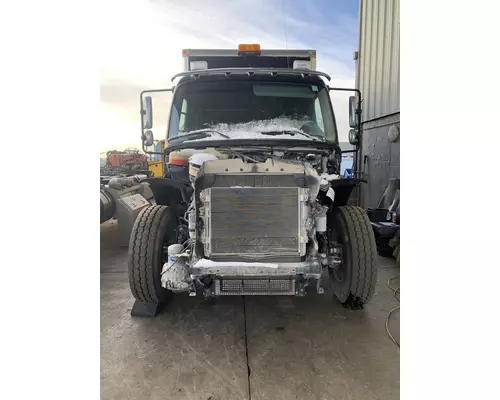 FREIGHTLINER M2 106 Cab