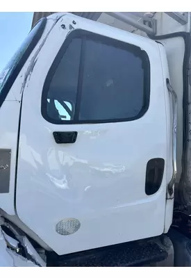 FREIGHTLINER M2 106 Cab