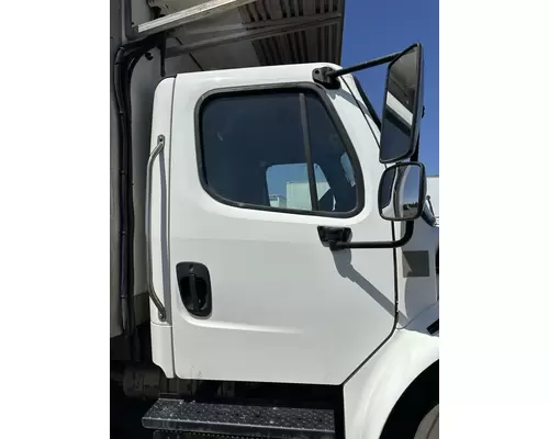 FREIGHTLINER M2 106 Cab