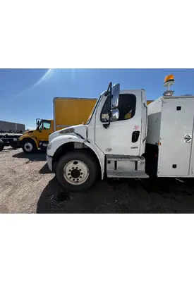 FREIGHTLINER M2 106 Cab