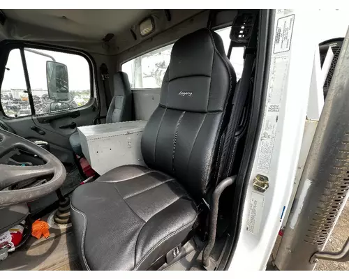 FREIGHTLINER M2 106 Cab