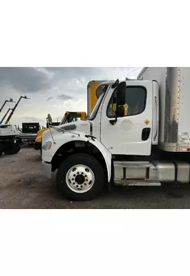 FREIGHTLINER M2 106 Cab