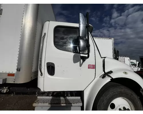 FREIGHTLINER M2 106 Cab