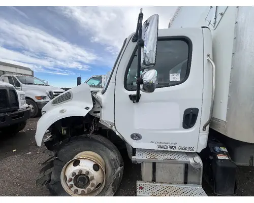 FREIGHTLINER M2 106 Cab