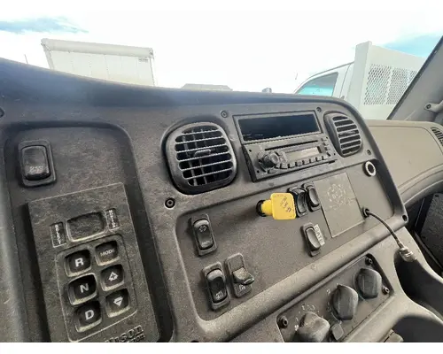 FREIGHTLINER M2 106 Cab