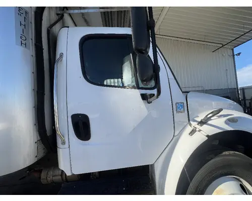 FREIGHTLINER M2 106 Cab