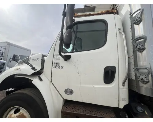 FREIGHTLINER M2 106 Cab